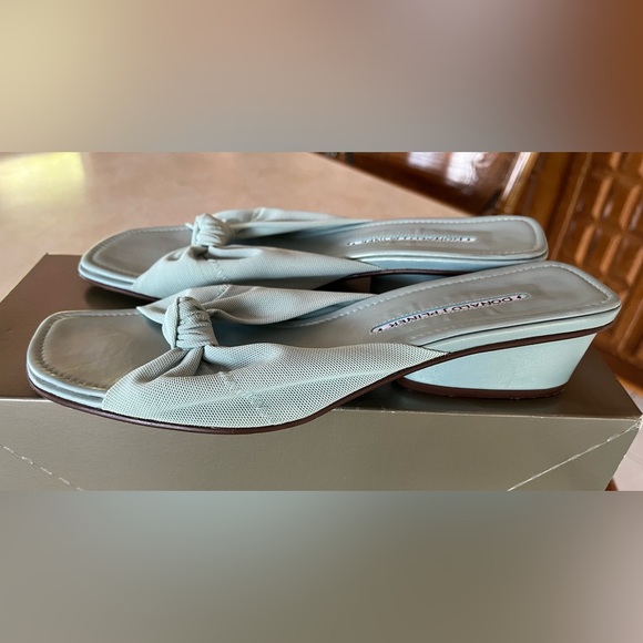 Donald Pliner sandals - Picture 3 of 3